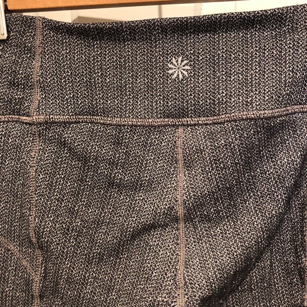 Athleta gray leggings with pockets! - Picture 6 of 8
